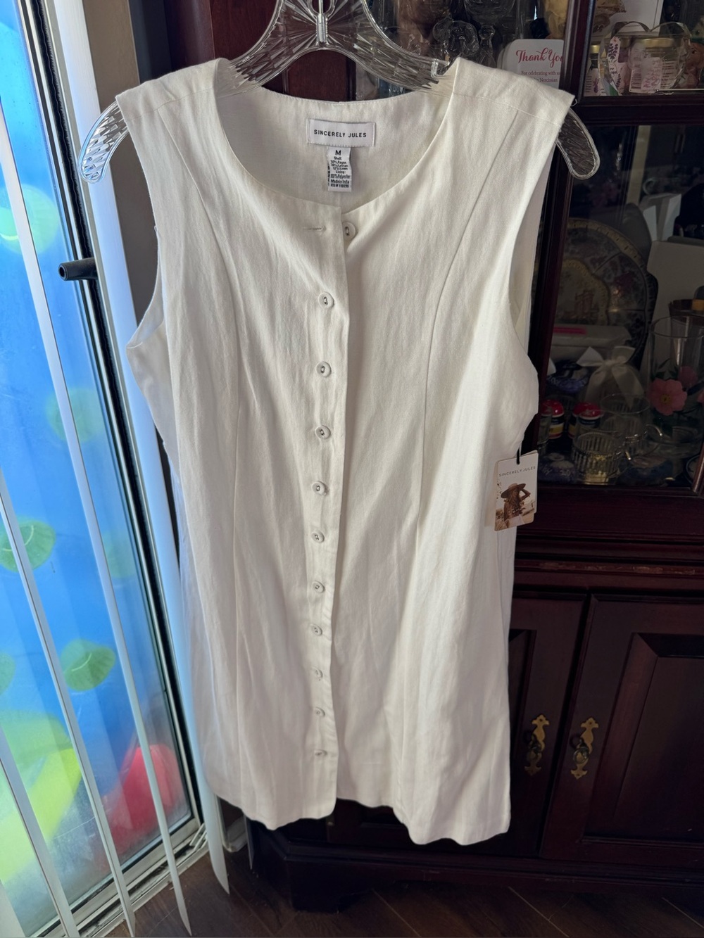 Sincerly Jules Women's White Sleeveless Button-Front dress